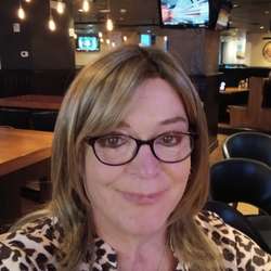 Vnessa's Chat & Dating Profile