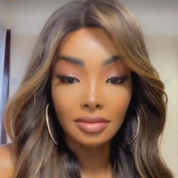 Yara's Chat & Dating Profile