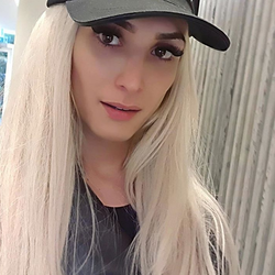 Zhaani's Chat & Dating Profile