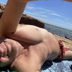 adavies123's Chat & Dating Profile