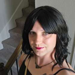 alicia's Chat & Dating Profile
