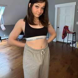 bettyy's Chat & Dating Profile
