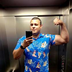biggrobb8332's Chat & Dating Profile