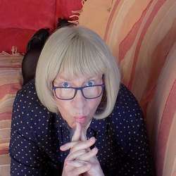 caroleh's Chat & Dating Profile