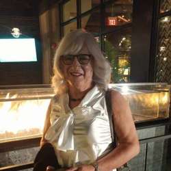 conniej1438's Chat & Dating Profile