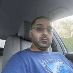 coolomar21's Chat & Dating Profile