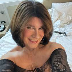 deannacdmi's Chat & Dating Profile