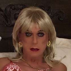 deedeelassen's Chat & Dating Profile