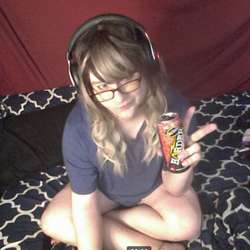 ezzi's Chat & Dating Profile