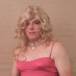 hotcdinore's Chat & Dating Profile