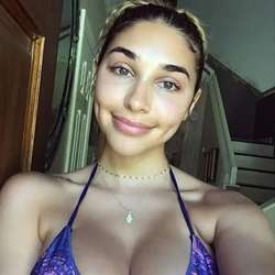 jenlucarelli001's Chat & Dating Profile