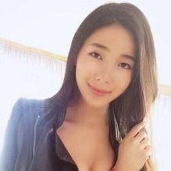 jeslyn's Chat & Dating Profile