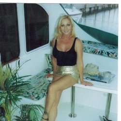 laney33's Chat & Dating Profile