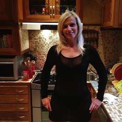 melaine30's Chat & Dating Profile