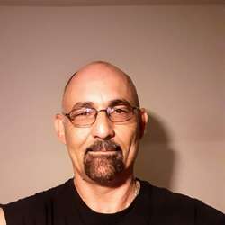 nichaelt13's Chat & Dating Profile