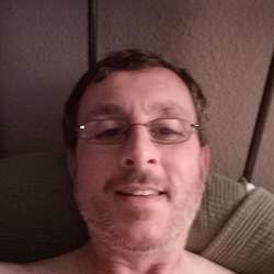 phamdam's Chat & Dating Profile