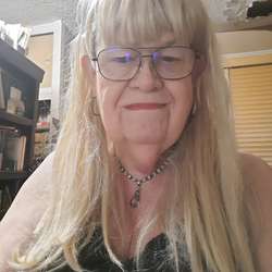 sandrajean's Chat & Dating Profile
