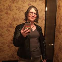 sapphire's Chat & Dating Profile