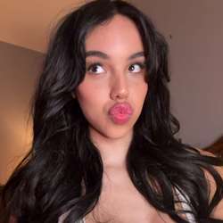 sarahhues's Chat & Dating Profile