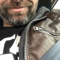 waitwhat77's Chat & Dating Profile